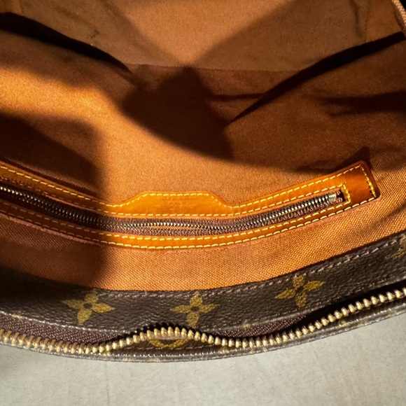 Authentic Louis vuitton cabas piano handbag. - Picture 9 of 13